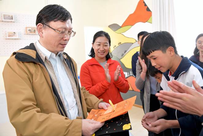 http://edu.people.com.cn/NMediaFile/2020/1017/MAIN202010171107000234426481914.jpg