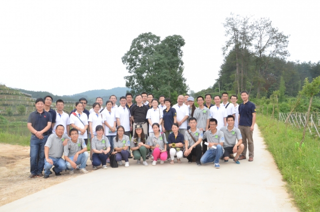 学校领导关怀 学校领导关怀